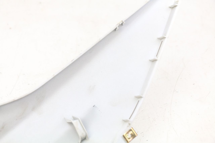 photo de PRAWY TYLNY BOK SYM ORBIT III 3 4T 50 (2018 - 2021) - Szczegół części