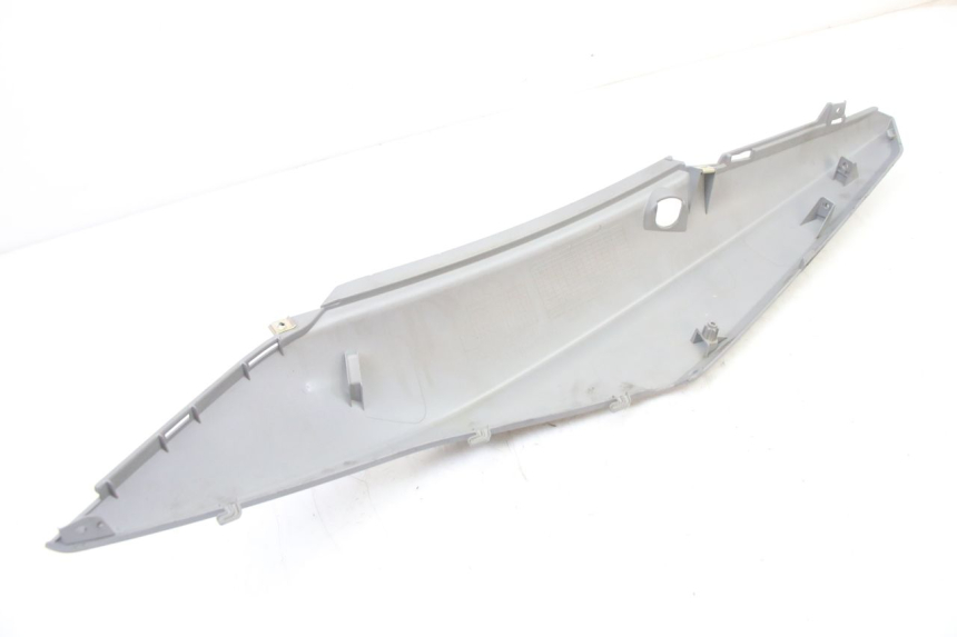 photo de PRAWY TYLNY BOK SYM ORBIT III 3 4T 50 (2021 - 2025) - Widok ogólny