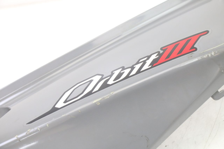 photo de PRAWY TYLNY BOK SYM ORBIT III 3 4T 50 (2021 - 2025) - Inny kąt widzenia