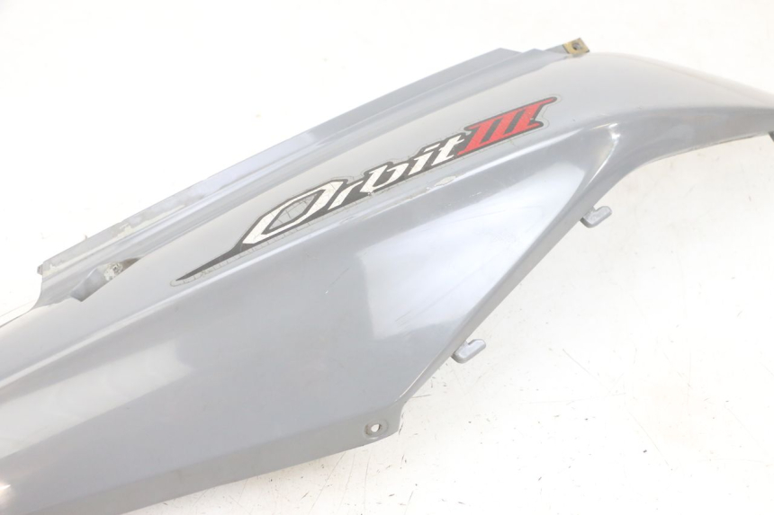 photo de PRAWY TYLNY BOK SYM ORBIT III 3 4T 50 (2021 - 2025) - Punkty mocowania