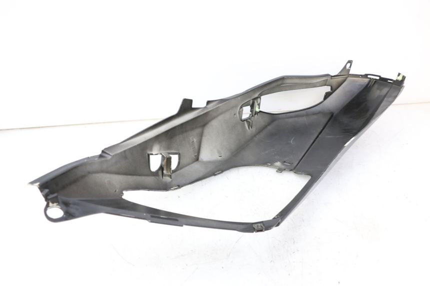 photo de PRAWY TYLNY BOK PEUGEOT SATELIS COMPRESSOR K15 125 (2006 - 2009) - Zbliżenie techniczne