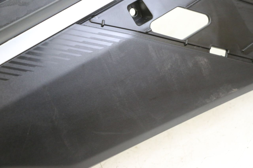 photo de PRAWY TYLNY BOK PEUGEOT TWEET 4T 50 (2023 - 2025) - Szczegół części