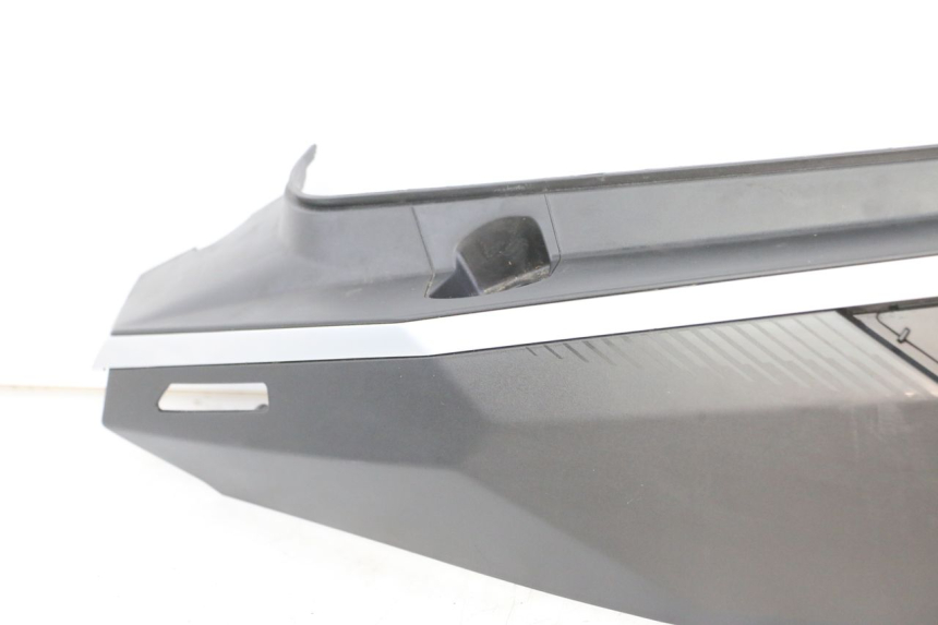 photo de PRAWY TYLNY BOK PEUGEOT TWEET 4T 50 (2023 - 2025) - Zbliżenie komponentów