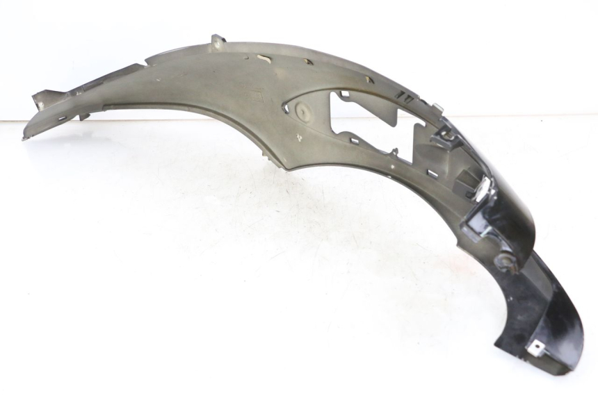 photo de PRAWY TYLNY BOK PIAGGIO BEVERLY 125 (1998 - 2005) - Zbliżenie techniczne