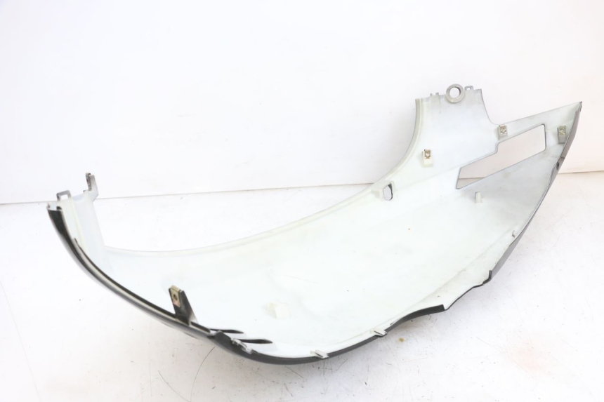 photo de PRAWY TYLNY BOK EFUN PUSA 1 - Inny kąt widzenia