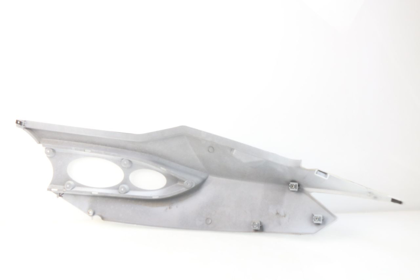 photo de PRAWY TYLNY BOK DAELIM S3 125 (2010 - 2017) - Punkty mocowania