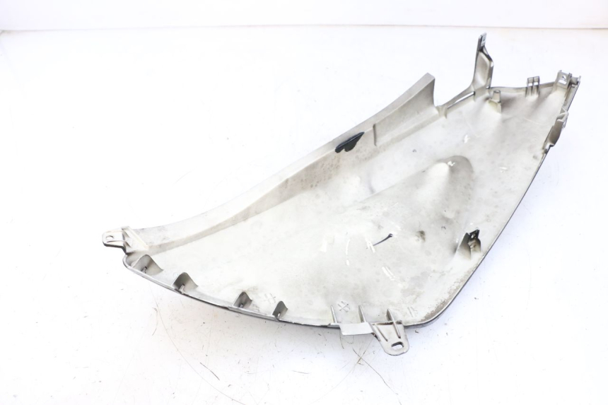 photo de PRAWY TYLNY BOK JM MOTORS SANTANA 50 (2014 - 2023) - Punkty mocowania