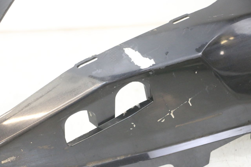 photo de PRAWY TYLNY BOK PEUGEOT SATELIS COMPRESSOR K15 125 (2006 - 2009) - Szczegóły charakterystyczne