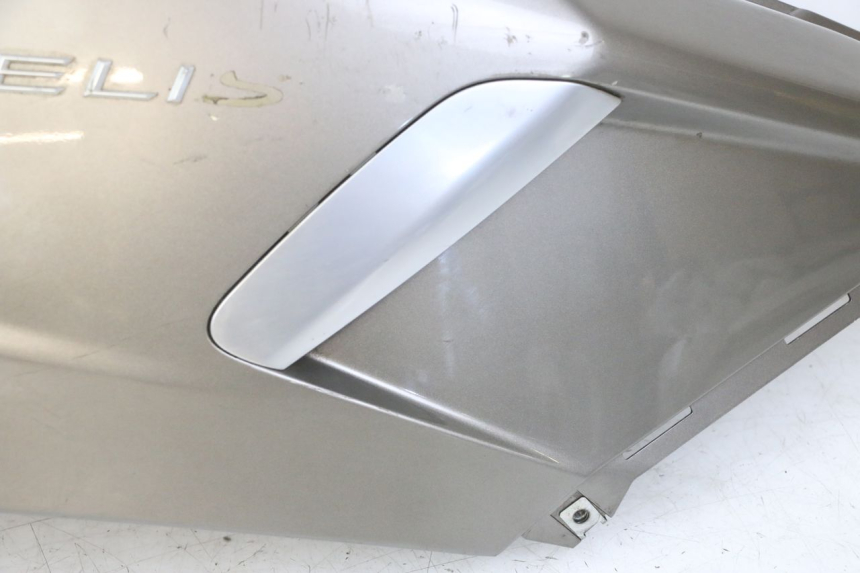 photo de PRAWY TYLNY BOK PEUGEOT SATELIS 125 (2013 - 2018) - Zbliżenie komponentów