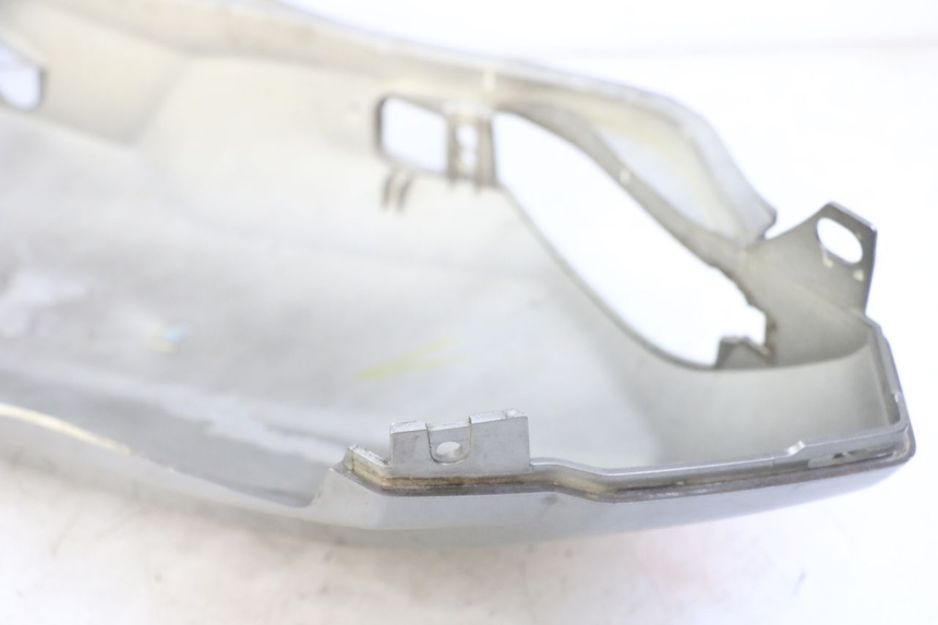 photo de PRAWY TYLNY BOK PEUGEOT SATELIS 125 (2013 - 2018) - Zoom stanu zużycia