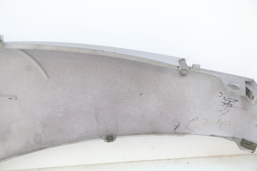 photo de PRAWY TYLNY BOK APRILIA SCARABEO LIGHT 125 (2007 - 2011) - Zbliżenie techniczne