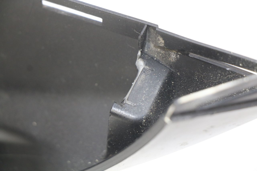 photo de PRAWY TYLNY BOK SUZUKI SIXTEEN 125 (2008 - 2010) - Punkty mocowania