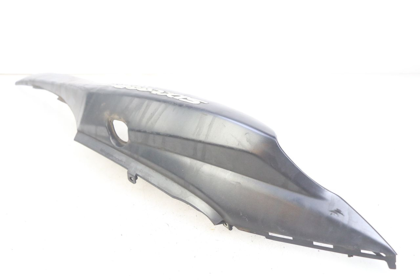 photo de PRAWY TYLNY BOK SUZUKI SIXTEEN 125 (2008 - 2010) - Szczegół części