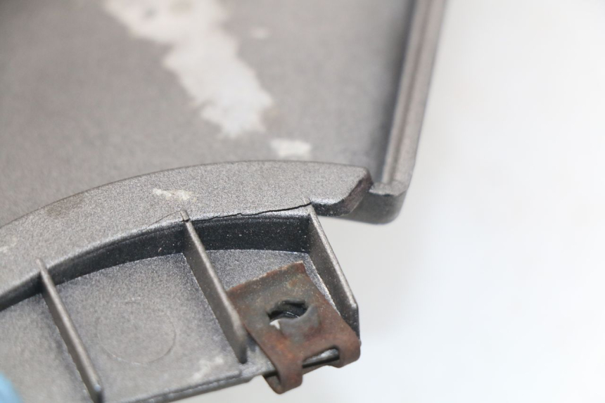 photo de PRAWY TYLNY BOK MBK SKYLINER 125 (2004 - 2007) - Szczegół części