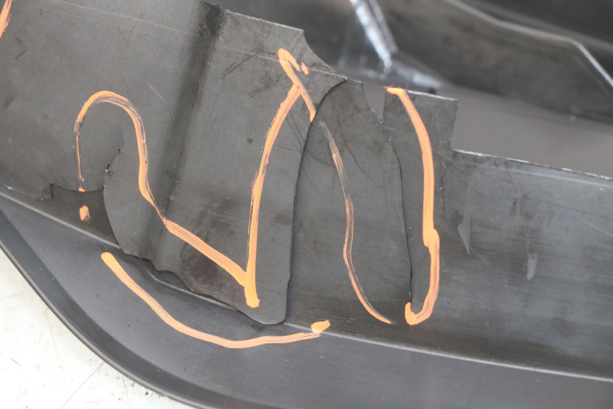 photo de PRAWY TYLNY BOK SHERCO SM-R 50 (2018 - 2021) - Stan powierzchni