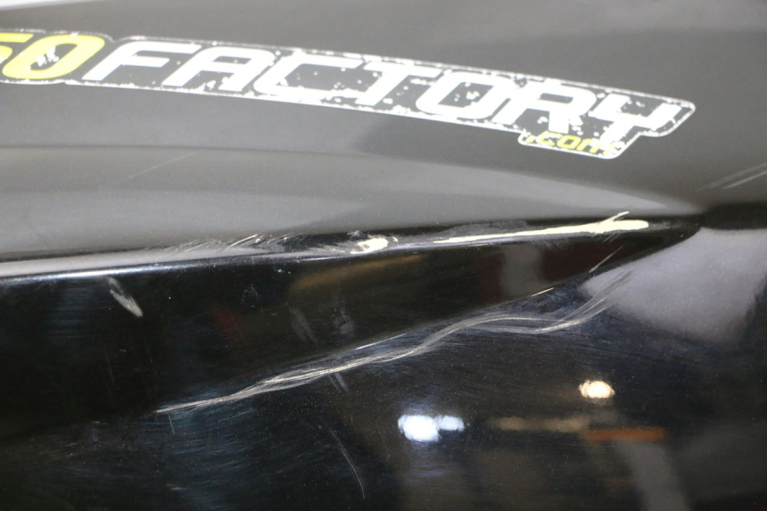 photo de PRAWY TYLNY BOK PEUGEOT STREETZONE I NAKED 2T 50 (2018 - 2020) - Zbliżenie komponentów