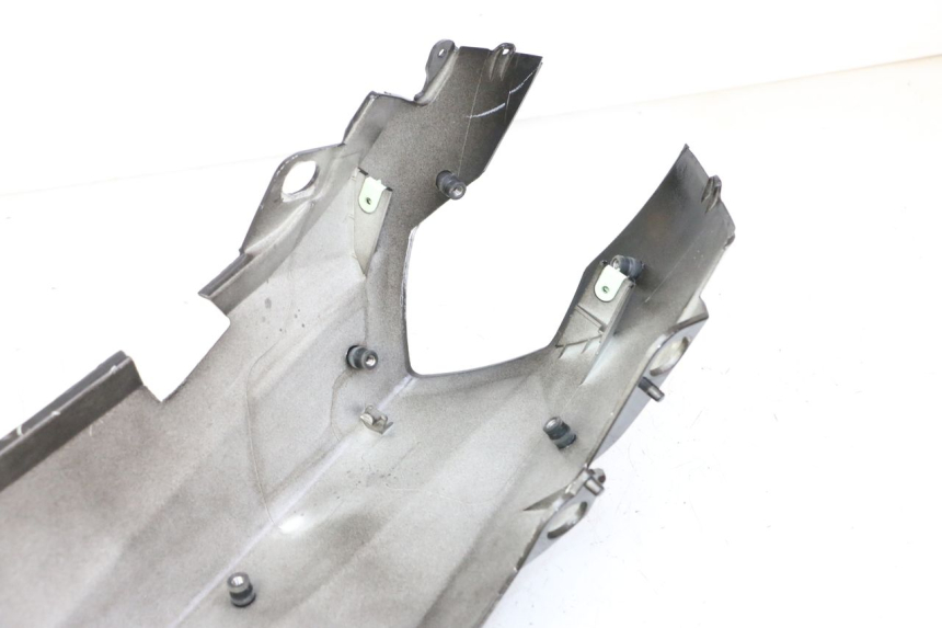 photo de PRAWY TYLNY BOK PEUGEOT STREETZONE I NAKED 2T 50 (2018 - 2020) - Zoom stanu zużycia