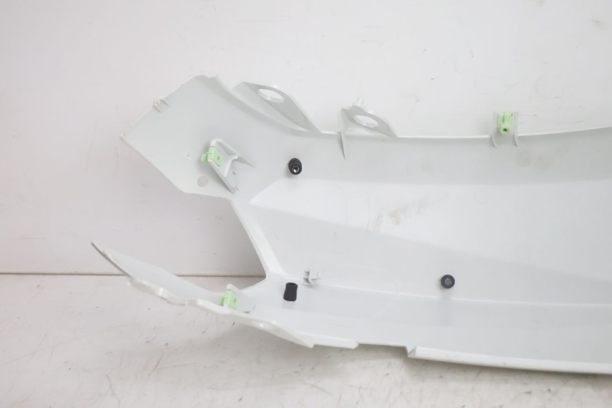 photo de PRAWY TYLNY BOK PEUGEOT STREETZONE NAKED 2T 50 (2014 - 2018) - Stan powierzchni