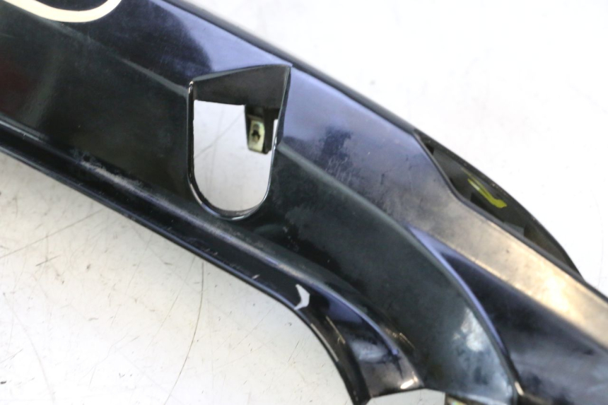 photo de PRAWY TYLNY BOK KYMCO SUPER 8 2T 50 (2007 - 2013) - Punkty mocowania
