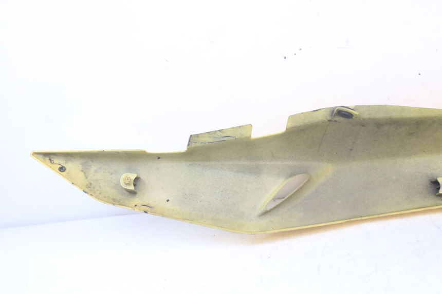 photo de PRAWY TYLNY BOK SUZUKI GS F 500 (2004 - 2007) - Stan powierzchni