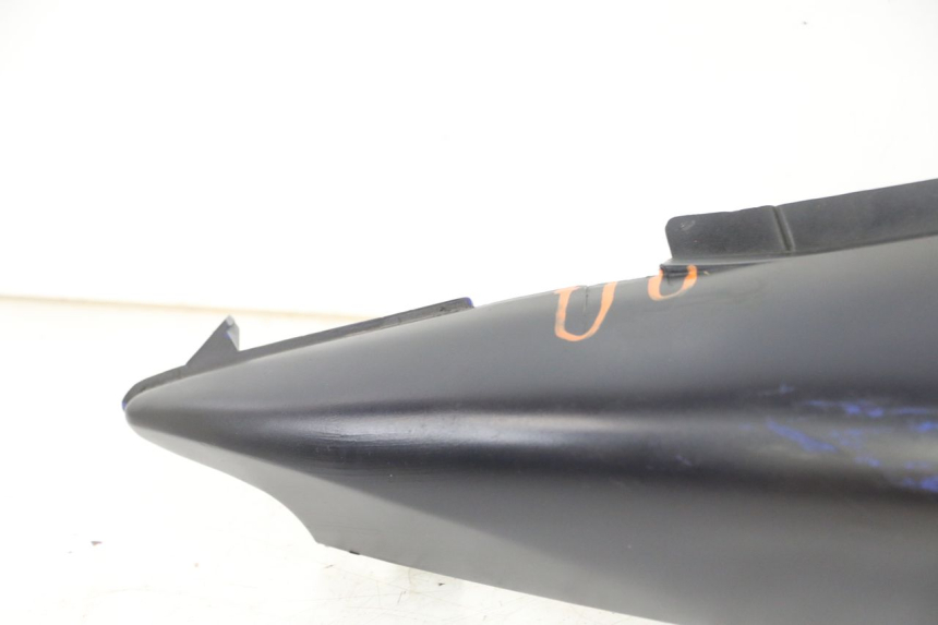 photo de PRAWY TYLNY BOK SUZUKI SV S 650 (1999 - 2002) - Szczegóły charakterystyczne