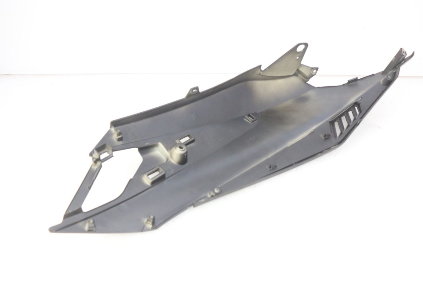 photo de PRAWY TYLNY BOK APRILIA SXR 50 (2021 - 2023) - Szczegół części