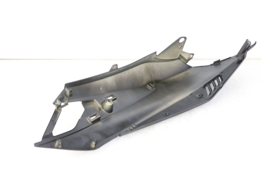 photo de PRAWY TYLNY BOK APRILIA SXR 50 (2021 - 2023) - Inny kąt widzenia