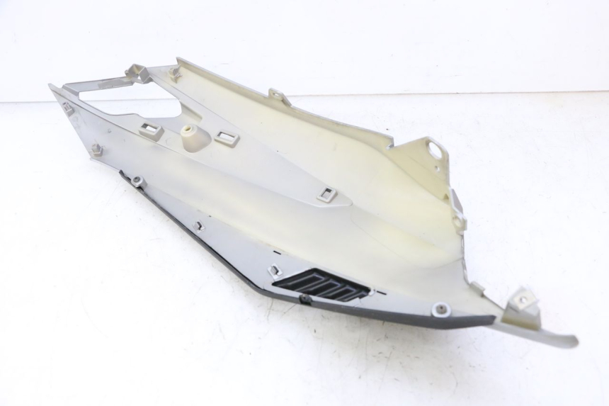 photo de PRAWY TYLNY BOK APRILIA SXR 50 (2021 - 2023) - Zbliżenie techniczne