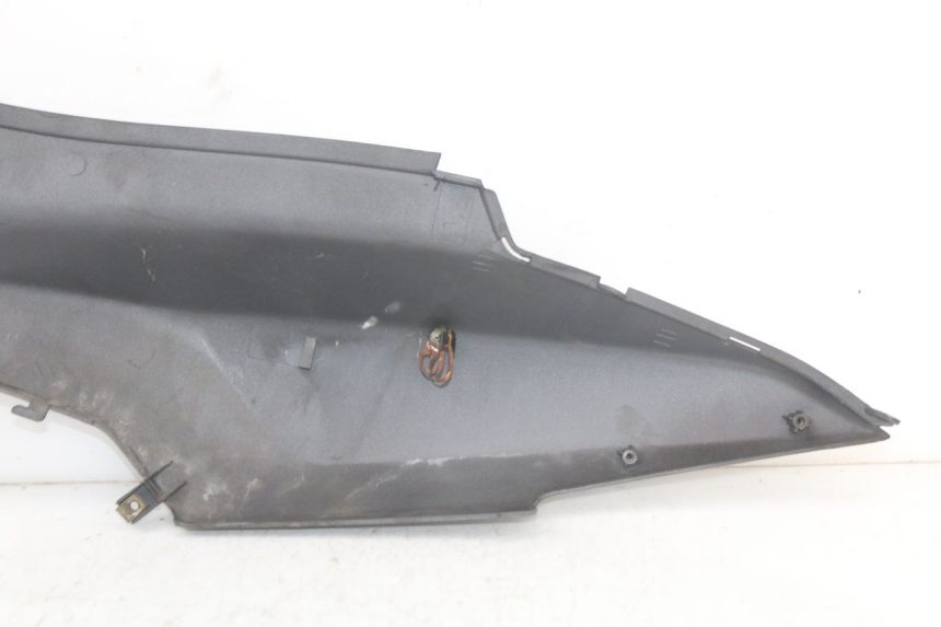 photo de PRAWY TYLNY BOK SYM ORBIT 2 4T 50 (2008 - 2017) - Stan powierzchni