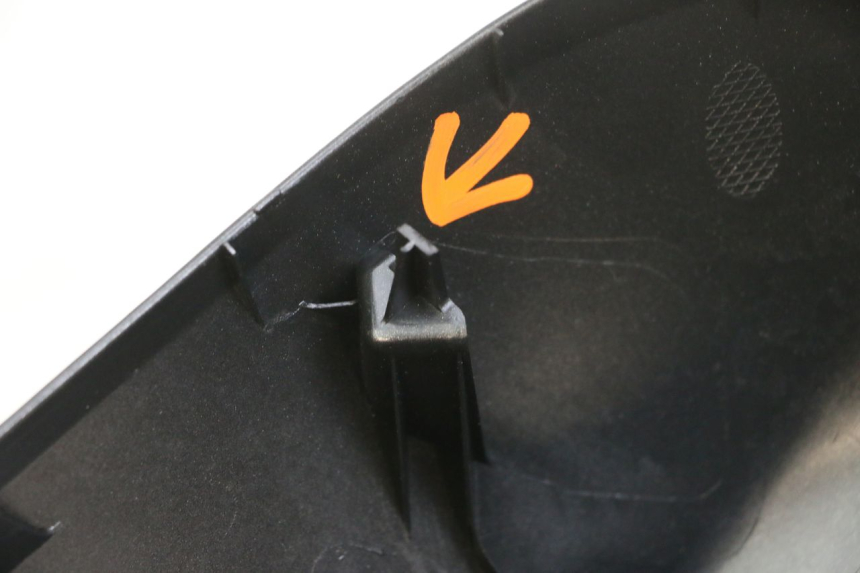 photo de PRAWY TYLNY BOK YAMAHA TRICITY 300 (2020 - 2024) - Zoom stanu zużycia