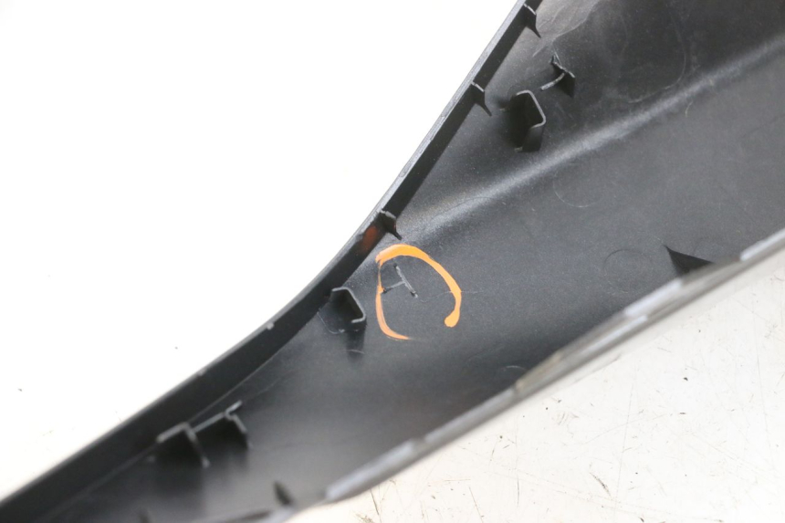 photo de PRAWY TYLNY BOK YAMAHA TRICITY 300 (2020 - 2024) - Zbliżenie techniczne