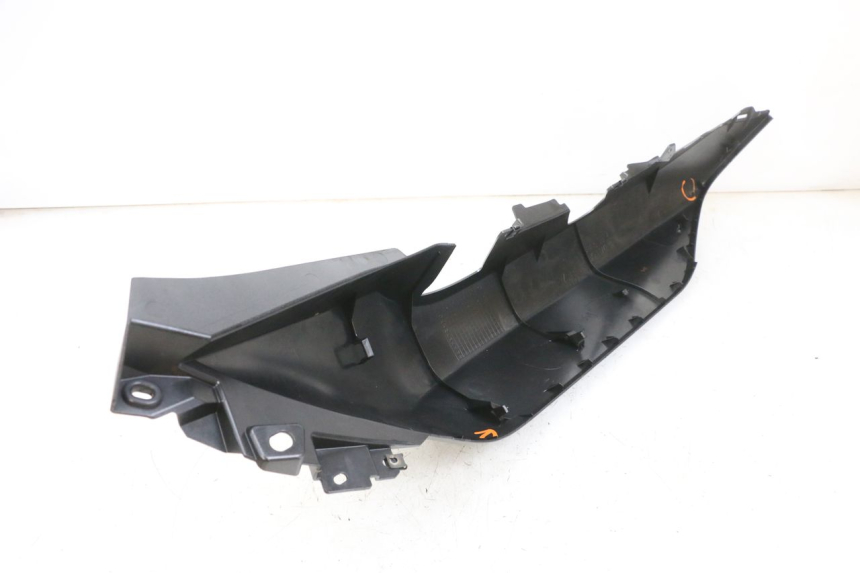 photo de PRAWY TYLNY BOK YAMAHA TRICITY 300 (2020 - 2024) - Stan powierzchni