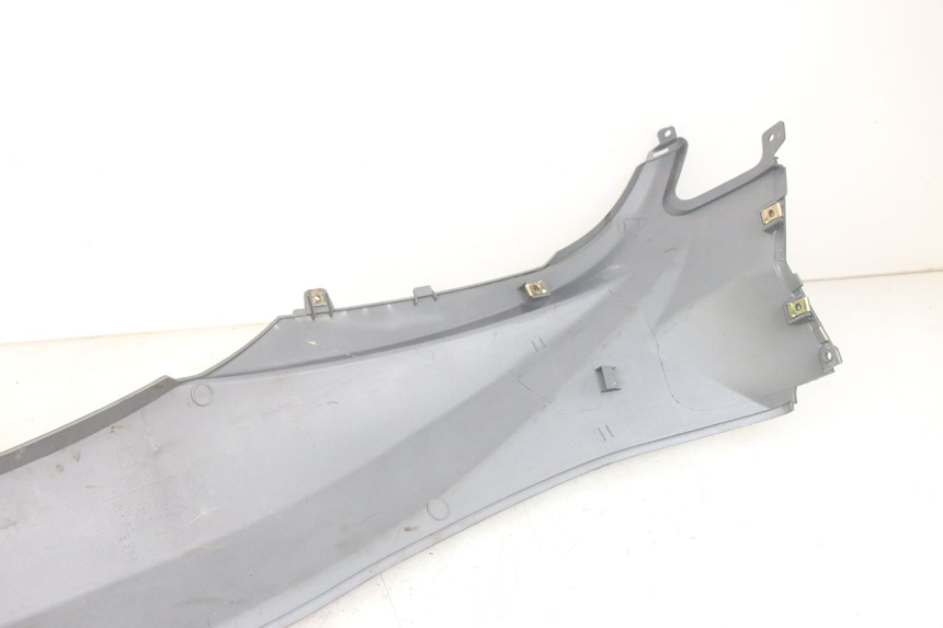 photo de PRAWY TYLNY BOK PEUGEOT TWEET 4T 50 (2014 - 2019) - Zoom stanu zużycia