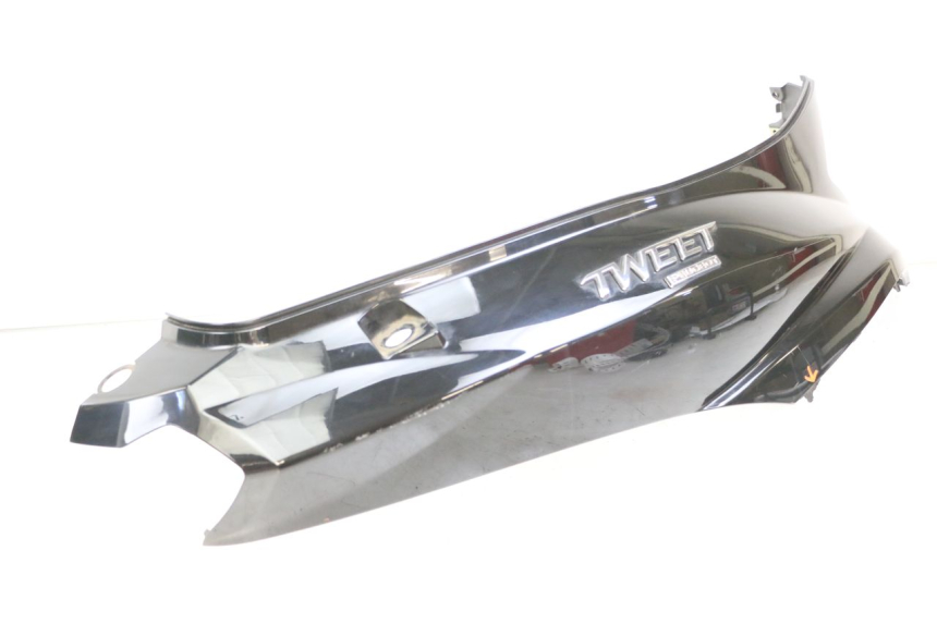 photo de PRAWY TYLNY BOK PEUGEOT TWEET 4T 50 (2018 - 2022) - Szczegóły charakterystyczne