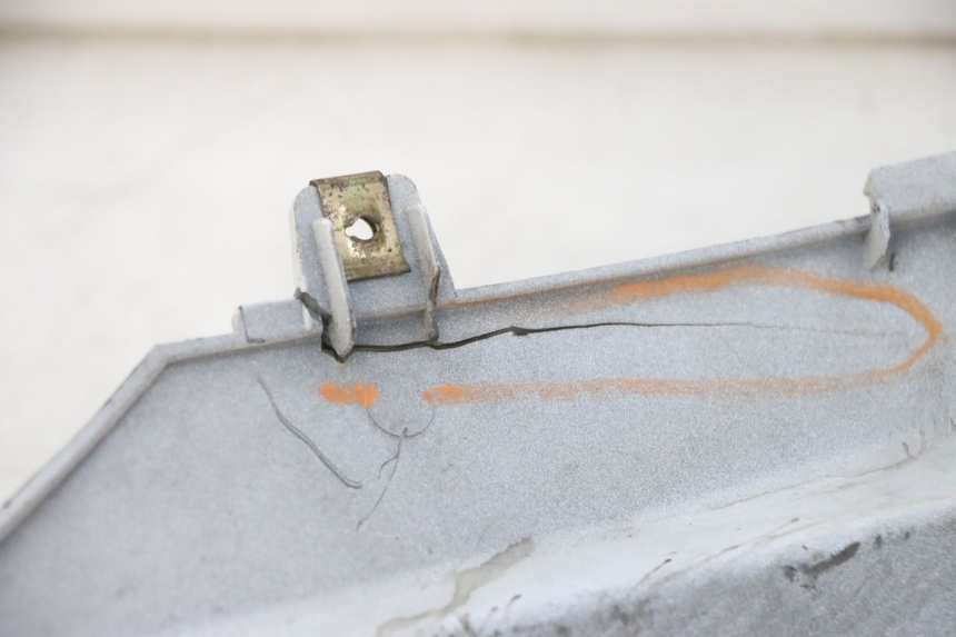 photo de PRAWY TYLNY BOK PEUGEOT TWEET PRO EFI 4T 50 (2021 - 2022) - Szczegół części