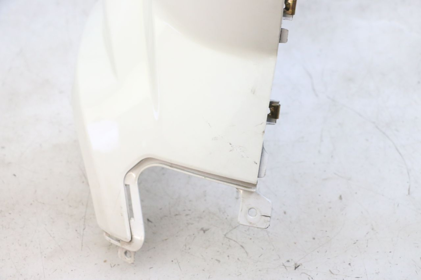 photo de PRAWY TYLNY BOK PEUGEOT TWEET PRO EFI 4T 50 (2021 - 2022) - Szczegóły charakterystyczne