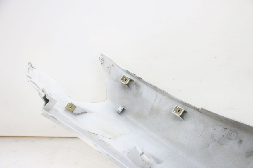 photo de PRAWY TYLNY BOK PEUGEOT TWEET PRO EFI 4T 50 (2021 - 2022) - Zbliżenie techniczne