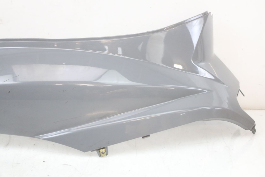 photo de PRAWY TYLNY BOK PEUGEOT TWEET 125 (2018 - 2021) - Inny kąt widzenia