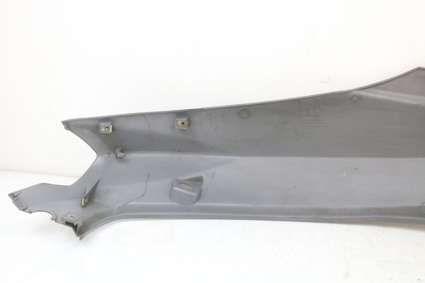 photo de PRAWY TYLNY BOK PEUGEOT TWEET 125 (2018 - 2021) - Widok ogólny