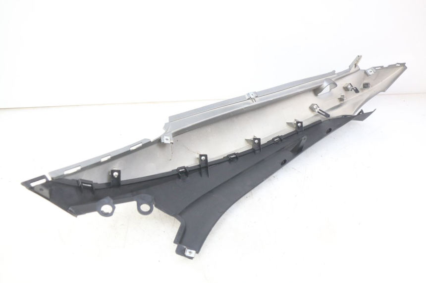 photo de PRAWY TYLNY BOK HONDA VISION NSC R 50 (2013 - 2015) - Inny kąt widzenia