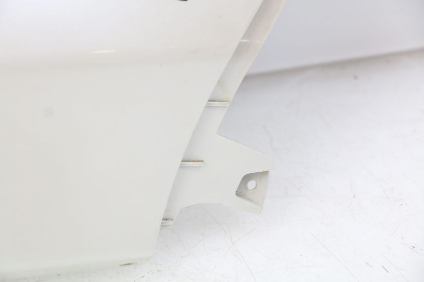 photo de PRAWY TYLNY BOK PEUGEOT VIVACITY NEW 4T 50 (2008 - 2017) - Zbliżenie komponentów