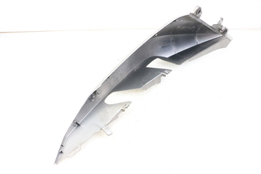 photo de PRAWY TYLNY BOK YAMAHA XMAX X-MAX ABS 125 (2017 - 2020) - Szczegół części