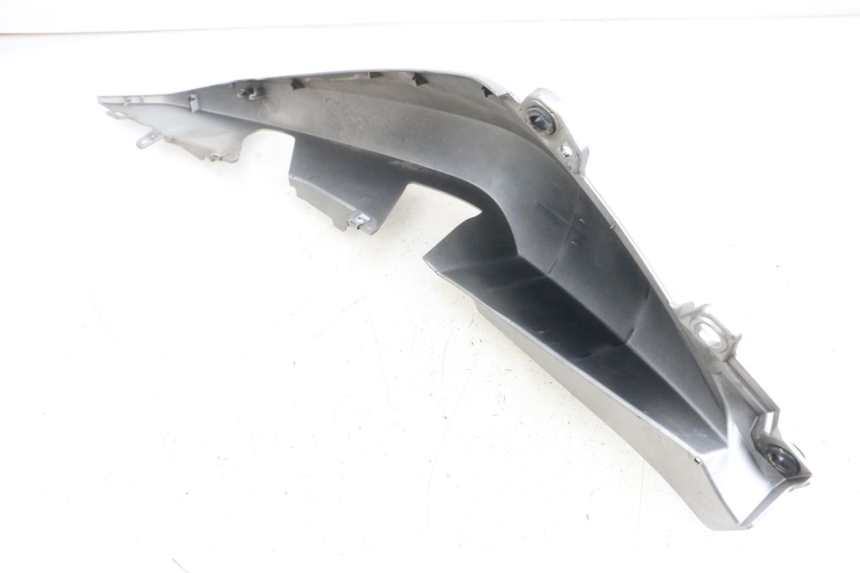 photo de PRAWY TYLNY BOK YAMAHA XMAX X-MAX ABS 125 (2017 - 2020) - Zoom stanu zużycia