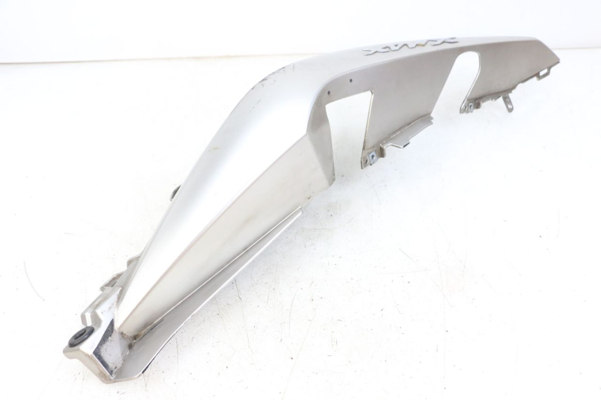 photo de PRAWY TYLNY BOK YAMAHA XMAX X-MAX ABS 125 (2017 - 2020) - Zbliżenie techniczne