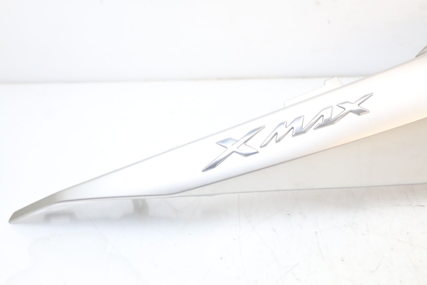 photo de PRAWY TYLNY BOK YAMAHA XMAX X-MAX ABS 125 (2017 - 2020) - Szczegół części