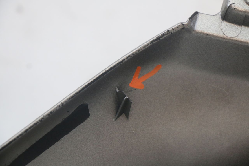 photo de PRAWY TYLNY BOK YAMAHA XMAX X-MAX ABS 125 (2017 - 2020) - Zbliżenie komponentów