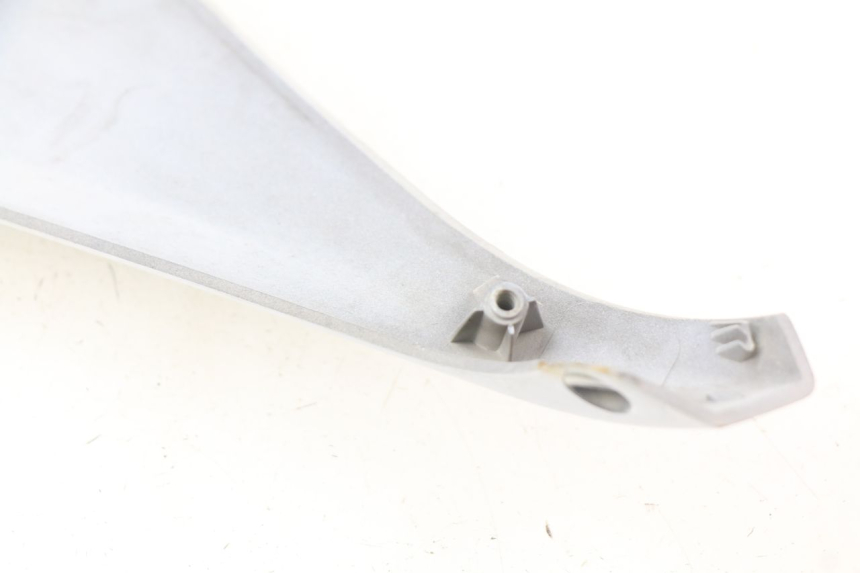 photo de PRAWY TYLNY BOK YAMAHA XMAX X-MAX 125 (2006 - 2009) - Zoom stanu zużycia