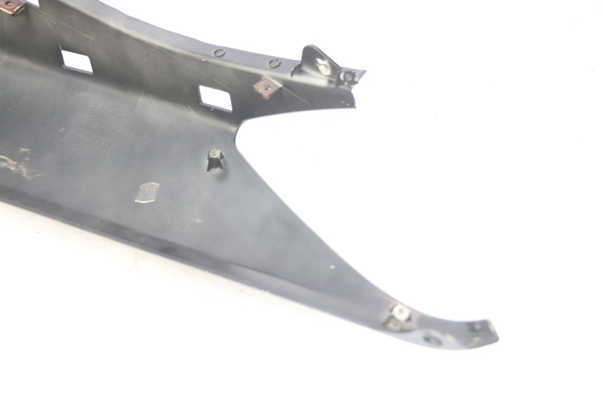 photo de PRAWY TYLNY BOK YAMAHA XMAX X-MAX 125 (2006 - 2009) - Zoom stanu zużycia