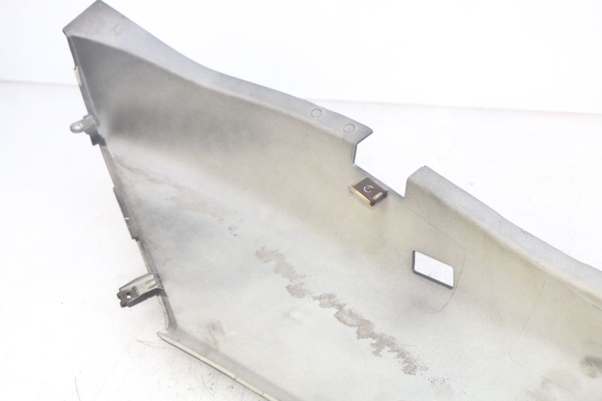 photo de PRAWY TYLNY BOK YAMAHA XMAX X-MAX 125 (2006 - 2009) - Inny kąt widzenia