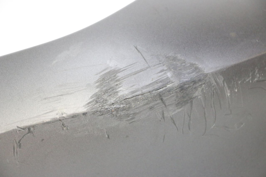 photo de PRAWY TYLNY BOK YAMAHA XMAX X-MAX 125 (2021 - 2025) - Zbliżenie komponentów